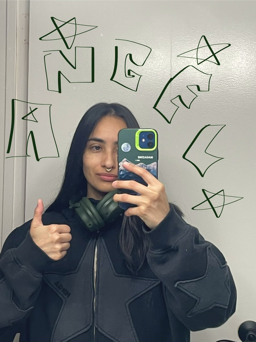 angels_dream8's tweet image. all lesbians who are named angel please stand 🫡