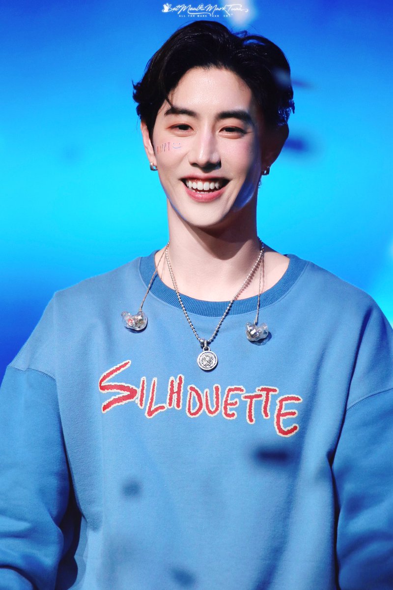 260124

Silhouette: The Shape of You 
in BeiJing

#MarkTuanTheShapeOfYou_Beijing 
#SunsetsandCigarettes
#Silhouette #MarkTuan_Silhouette  #MarkTuan #MARK #段宜恩 #마크 <a href="/marktuan/">Mark Tuan</a> <a href="/DNAmngmnt/">Mark Tuan Official</a>