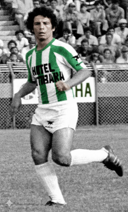 BoteFutbol's tweet photo. Otro mundialista en el #FPC #CesarCueto. 1983 en @nacionaloficial. Seleccionado por #Perú en #Aegentina78 y #España82- En #Colombia jugó además en @AmericadeCali @DeporPereiraFC y @Cucutaoficial https://t.co/6fCFBCtUF1