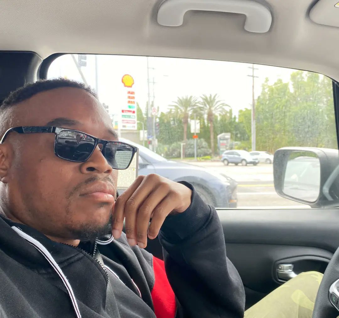 EmceeSLIM's tweet photo. 1st time driving in Los Angeles! 

Thank you HaietL @Jeep Renegade 

#WeTheNorth  ✨@NASA

https://t.co/9b2HE1qKqd

#losangeles #pacifichighway #oceansidecalifornia #jeep #jeeprenegade #california #peace https://t.co/EmeViATCa7