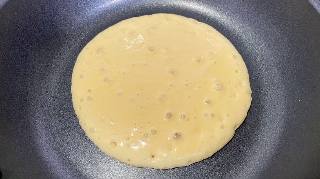 i_wrap_official's tweet image. 【ホットケーキの日】

アイラップ にミックス粉と
卵と牛乳を入れてモミモミすれば、
洗い物が削減できますよー！

フライパンに注ぐ時は、
端っこを切って直接流し込めば 楽チン。

ホットケーキを焼いた後に、
ベタベタのボウルもお玉も泡立て器も
洗わなくて良いのはホント助かる…

お試しあれ。