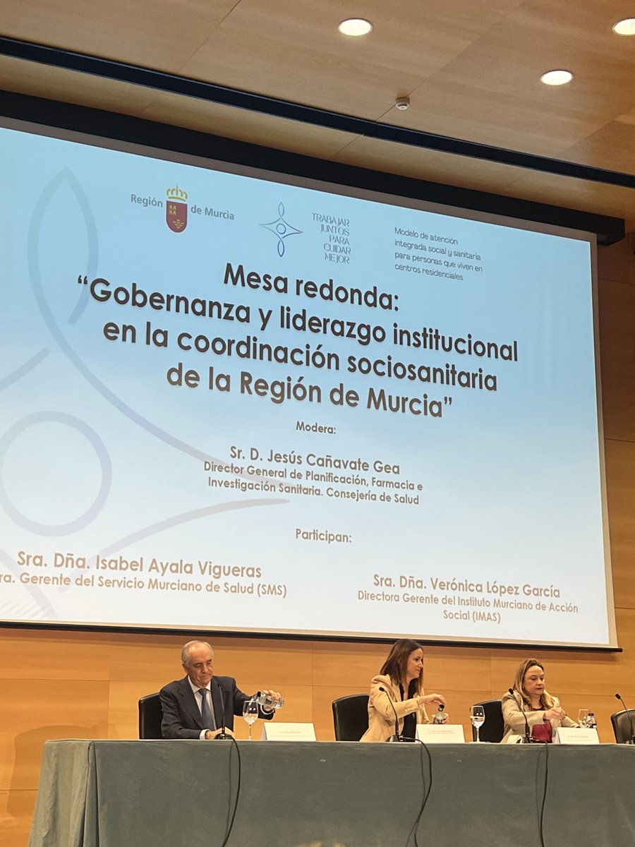 noteenmudezcas's tweet photo. En la presentación del nuevo Modelo de Atención Integrada Social y Sanitaria para personas que viven en centros residenciales, impulsado por la Comunidad Autónoma de la Región de Murcia. https://t.co/Pi88lzGt80