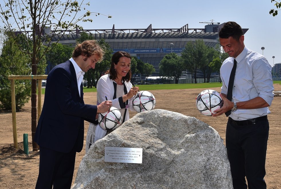 Paolo Maldini Fans tweet media