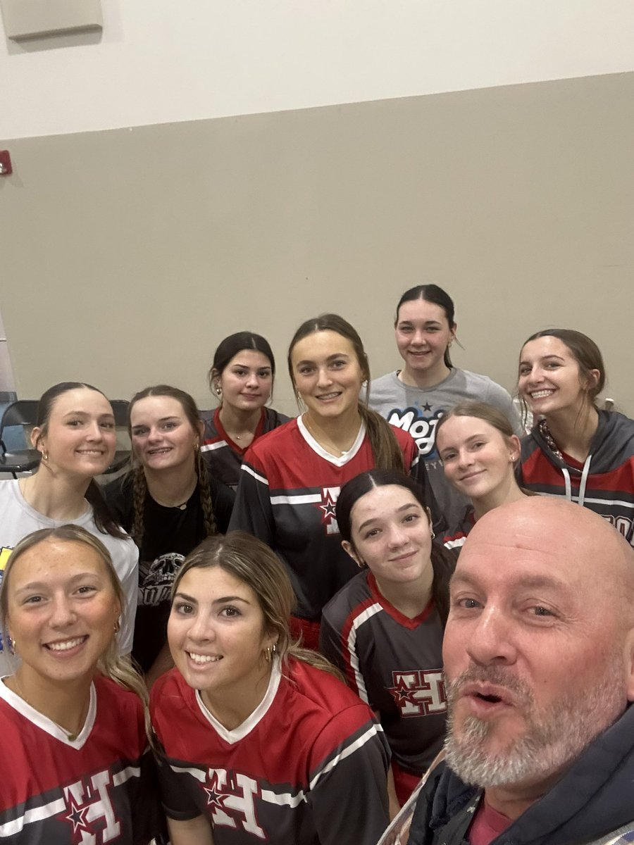 2K11Hotshots's tweet photo. Another great workout today for our ladies with Coach Kasey! We missed a few of our girls, but it was awesome being together. We also had a few guests join us, bringing great energy and making the workout even more competitive. 

#family #hotshotsnation https://t.co/SlSP5695DT