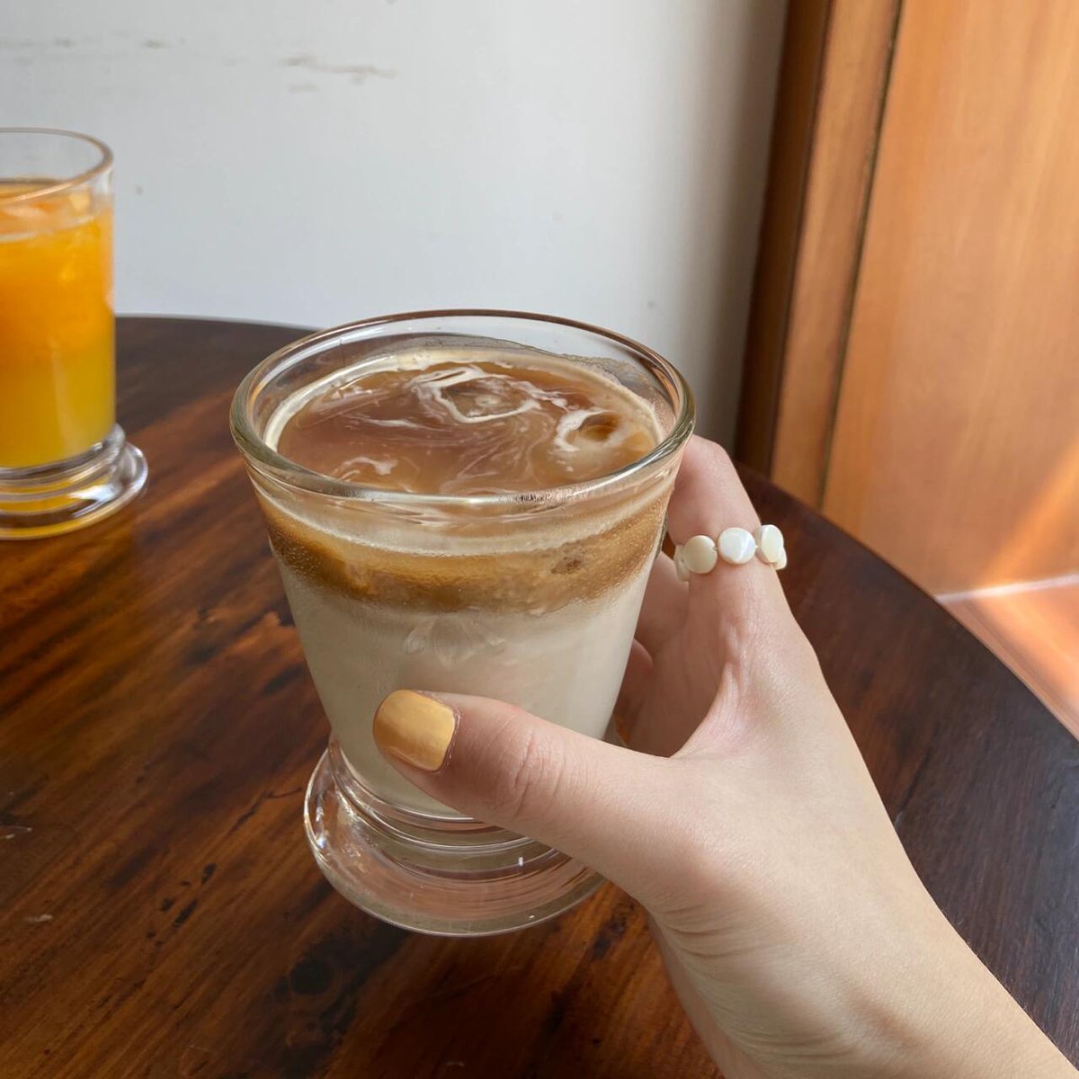 Enjoying a refreshing orange and rich coffee for a delightful start to the day! ☕🍊 #MorningRitual