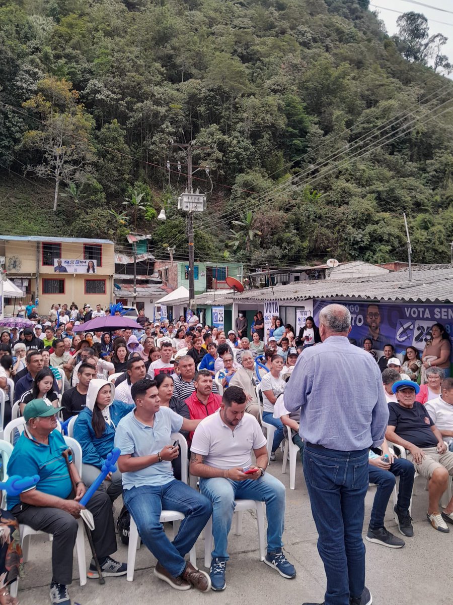 En Pastales, corregimiento 8, acompañamos al concejal Joseph González junto a nuestro senador <a href="/OscarBarretoTol/">Óscar Barreto</a> y el diputado Brayam Escandón, compartiendo las propuestas de nuestro próximo senador <a href="/TrianaBarreto/">Santiago Barreto Triana</a> C25. Gracias a Carolina Mora, en representación de <a href="/DelcyIsaza/">Delcy Esperanza Isaza</a> C104.