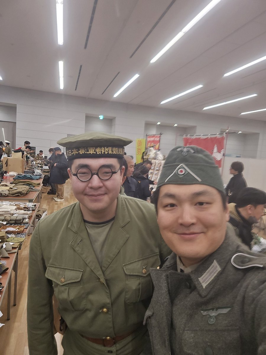 info059's tweet image. 예상치 못한 트친을 만났다. 클래식 정장을 맞추는데 많은 영감을 주셨던 @Teppou_Katuide 님을 만남. 인상 너무 좋으심 수고하셨습니다.
 スーツを仕立てるのにたくさんのインスピレーションをくださった@Teppou_Katuideさんに会う。 日本語が話せないけど楽しかった、ありがとうございます。