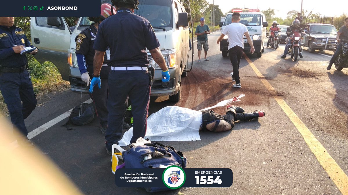 ASONBOMDGT's tweet photo. 🚨 Persona fallecida 🚨

A la altura del kilómetro 74 ruta vieja al puerto de San José se produce un accidente de tránsito, elementos de la estación de @ASONBOMDGT de Masagua a bordo de la unidad AD-144 reportan que en el lugar fallece una persona que se conducía en una motocicleta por lo que proceden a notificar a las autoridades correspondientes.

#Emergencias #ASONBOMD #Escuintla

#LineadeEmergencias1554 
#LineadeEmergenciasWhatsApp50426314
