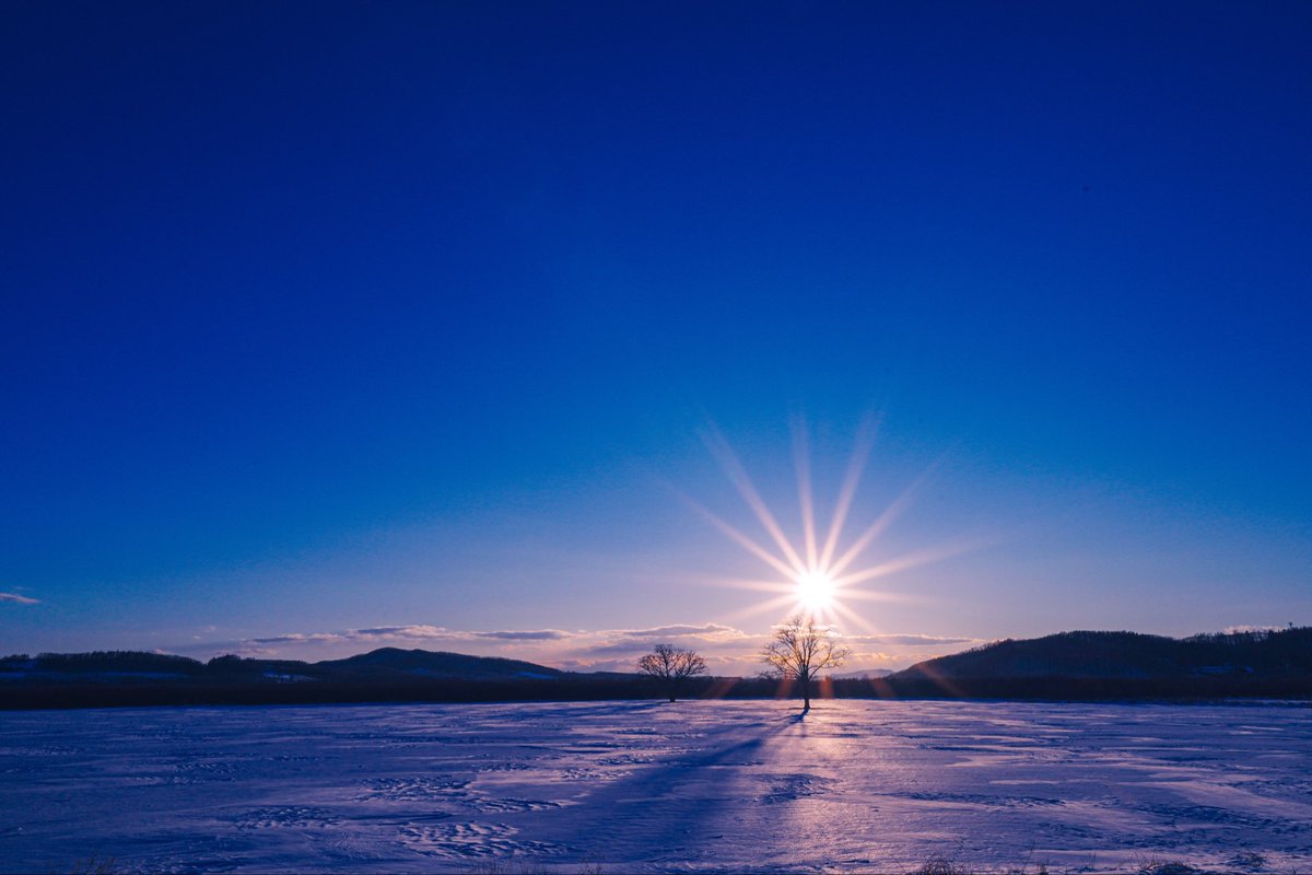 cnut1632's tweet image. 冬の北海道も綺麗ですね。寒いけど。
夕陽と氷の中に浮かぶアイスバブル良かったです。
#北海道 #sunset #icebubble #雪