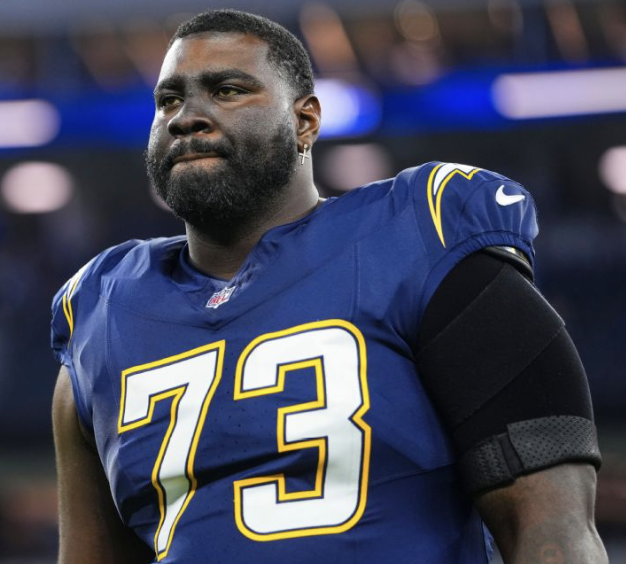 NFL_DovKleiman's tweet image. 𝗥𝗨𝗠𝗢𝗥𝗦: The Chargers are expected to release OL Mekhi Becton this offseason, per @TonyPauline
 
“The Chargers can opt out of the second year of his deal, and people at the Shrine Bowl tell me that’s exactly what will happen.”

Becton will have much demand if this happens.