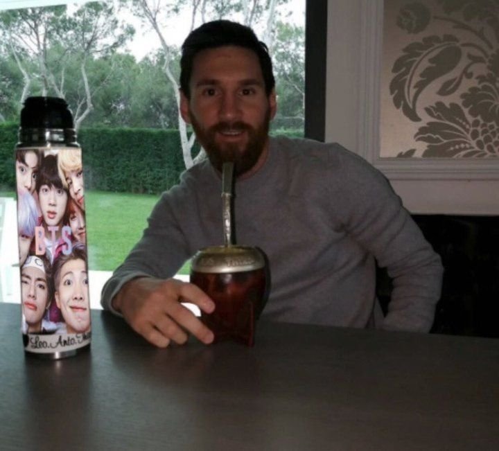 BTS_leyendas's tweet image. Bueno me empezó a entrar el miedito que seguimos nosotros, será que ya anunció en la semana? O la primera de febrero?