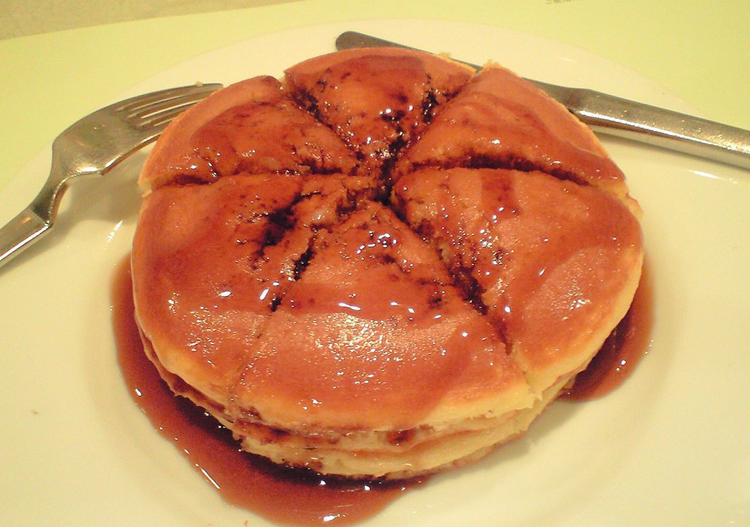 i_wrap_official's tweet image. 【ホットケーキの日】

かつて神田にあった、
万惣 ってお店を知ってますか…？

あの店のホットケーキ が絶品で…🤤

あの味を受け継いだ店が
赤坂にあるらしいよ(まだ行けてない)

行ったことある人は教えて欲しいナ…