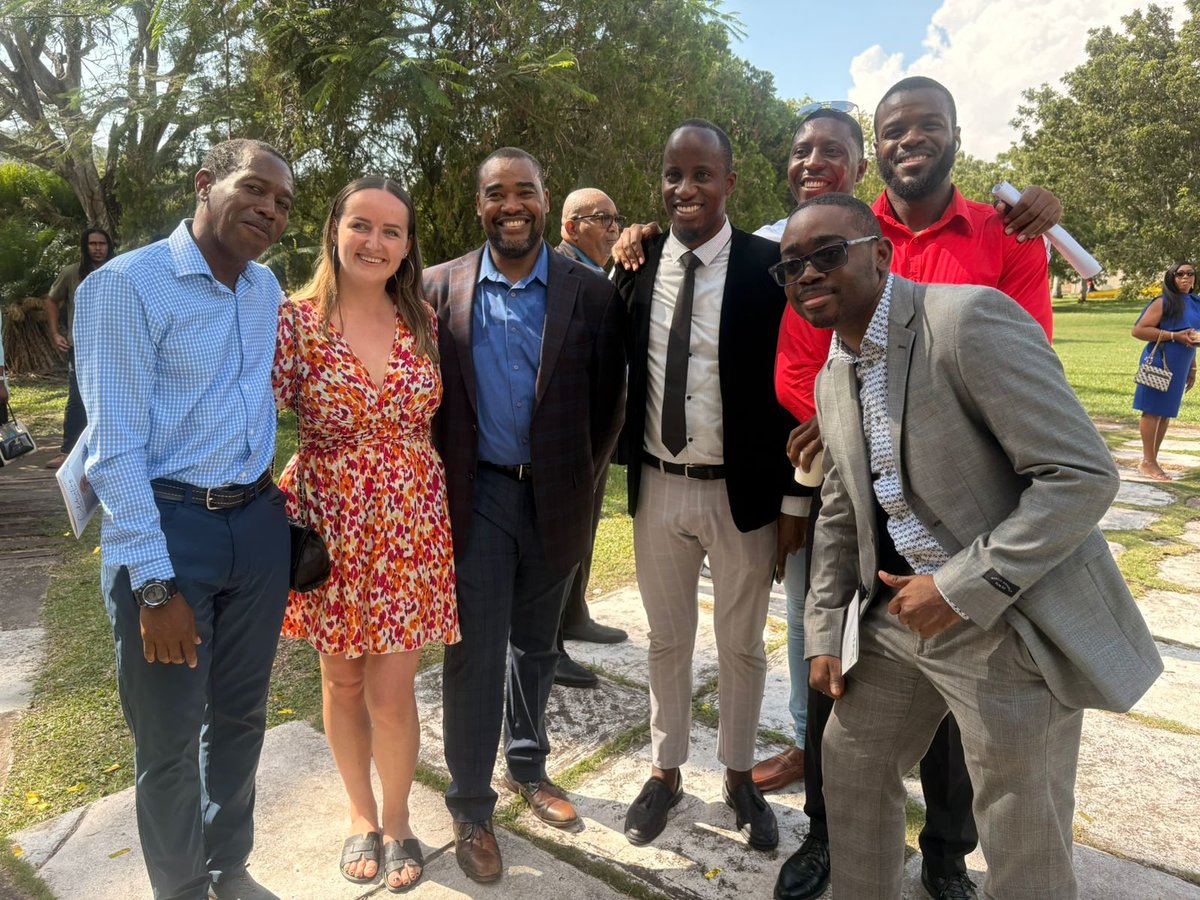nanthonyfrancis's tweet photo. Some elite members of Jamaica's track and field media fraternity paid their last respects to the brilliant @donaldoliver https://t.co/Lzgmfj2VL3