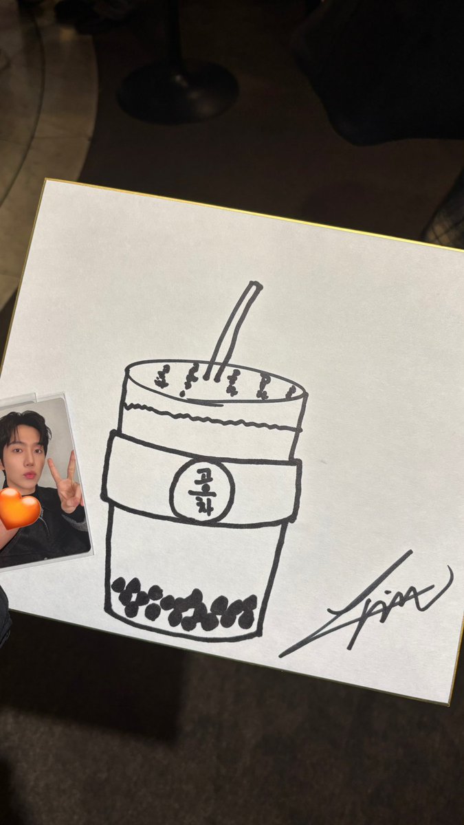 ファンコンかっこよくて楽しかった❄️🤍
まさかのじのよん手書きゴンチャ当たりましたｗｗｗｗｗｗ
タピオカに命かけててほんまに可愛かった