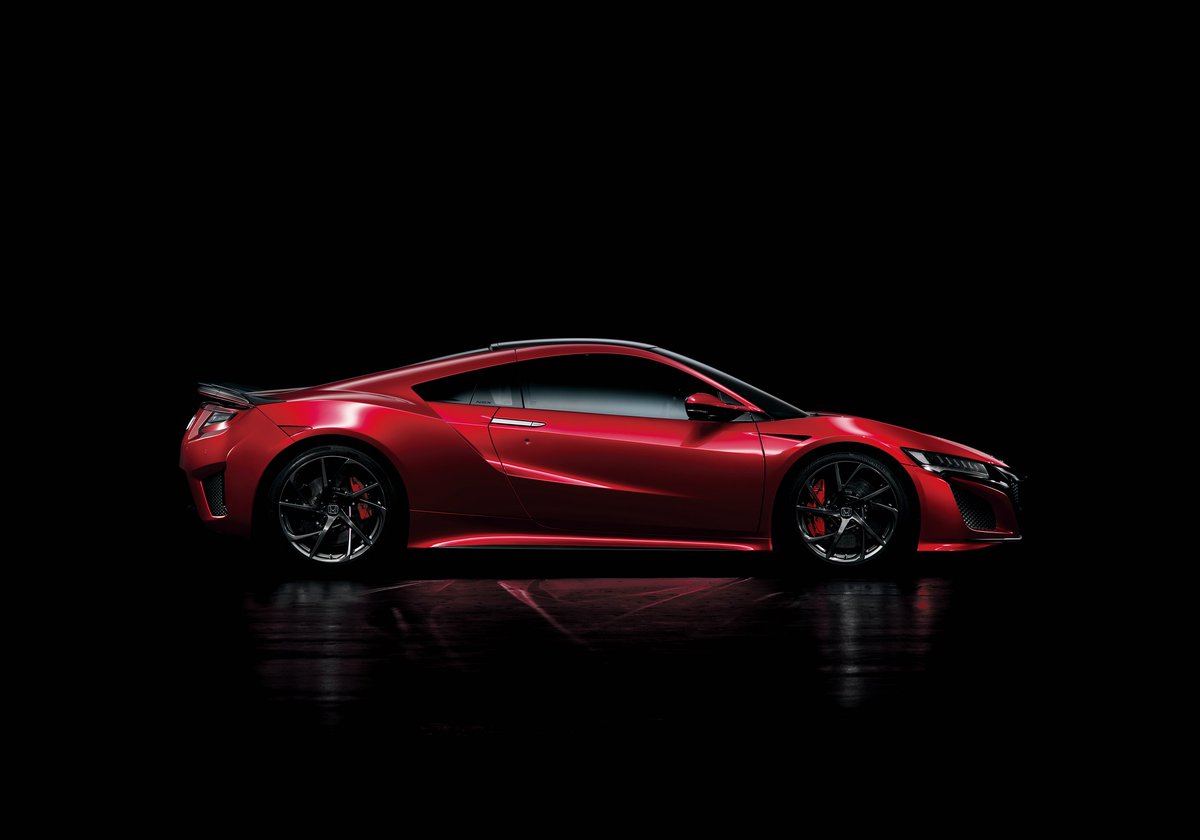 Honda_History's tweet photo. 【歴代ホンダ車 2010年代】
☆NSX '17☆
2017年2月、スーパースポーツモデル「NSX」を26年ぶりにフルモデルチェンジ。2代目「NSX」誕生!!
水冷V型6気筒DOHCツインターボエンジン、排気量3,492cc
最高出力507ps/6,500-7,500rpm、最大トルク56.1kgf・m/2,000-6,000rpm https://t.co/4TwUzS62Jg