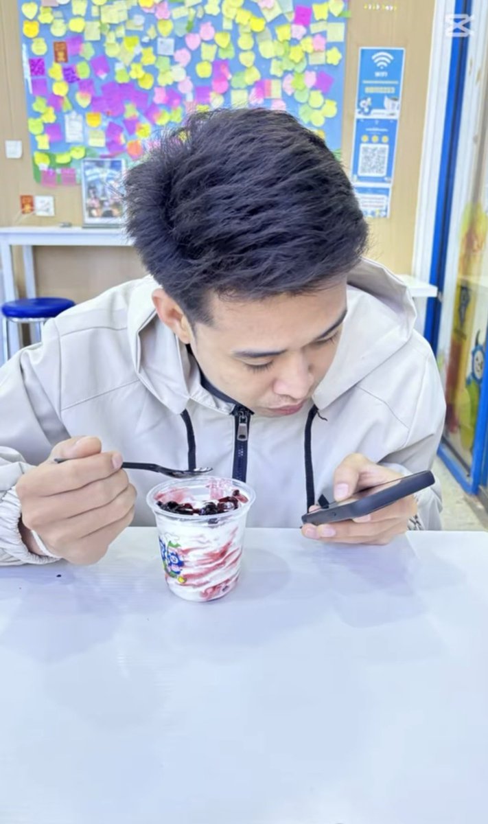 ຄົນເຫງົາ tweet media