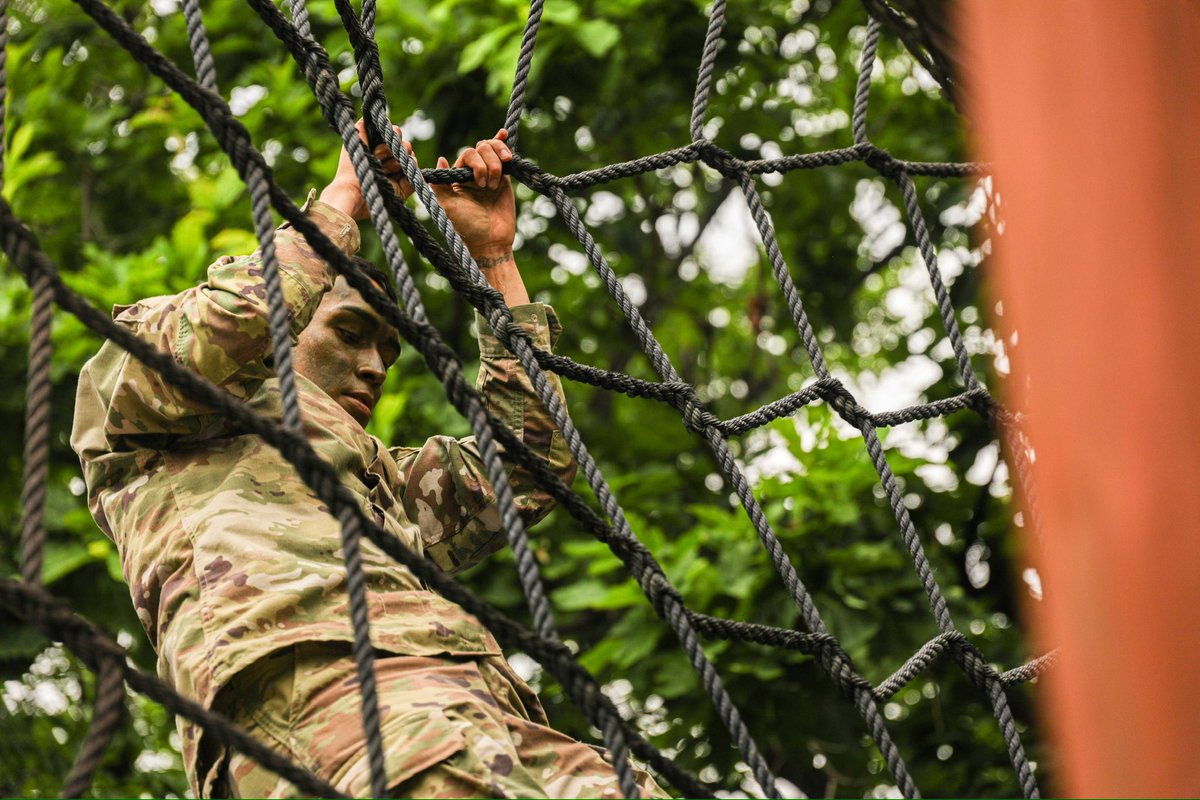 MIArmyGuard's tweet image. Get a head start on your path. Click the link nationalguard.com/mi to connect with us. 

#michigan #pathways #goguard #joinourteam