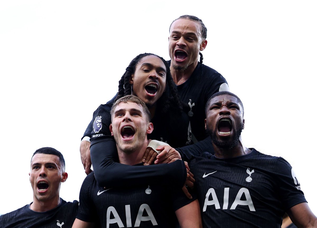 hojlundejong's tweet image. 