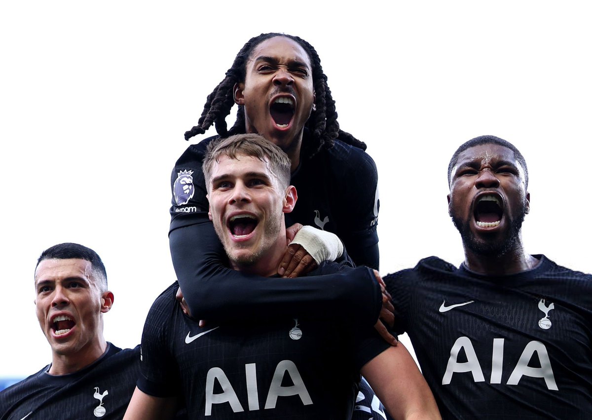 hojlundejong's tweet image. 