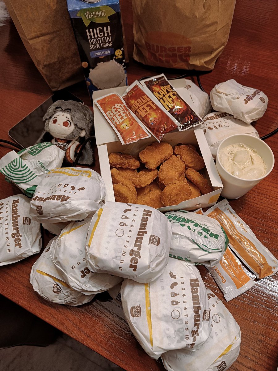 xMm1zuU's tweet image. eating disorder?? hell yeah I'm eating this order