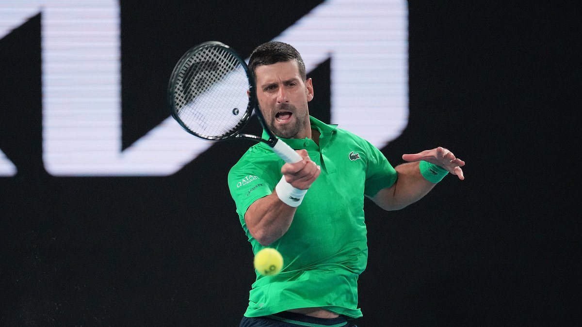 CGTNSportsScene's tweet image. 🎾🤩An even 400 in Grand Slams and 102 at the #AustralianOpen. #NovakDjokovic just keeps setting tennis records.

🇷🇸💪The 24-time major winner became the first player to reach 400 wins in #GrandSlam singles when he beat Botic van de Zandschulp 6-3, 6-4, 7-6 (4) on Saturday night.