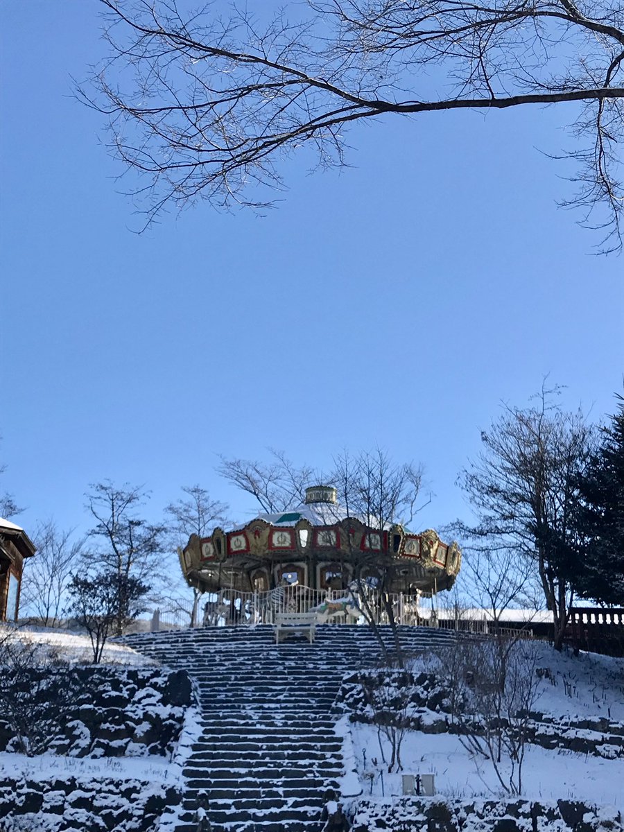 気持ちいい清里の朝　やっと薄らですが雪景色になりました、とっても気持ちいいーお昼にはなくなつちやうかな？