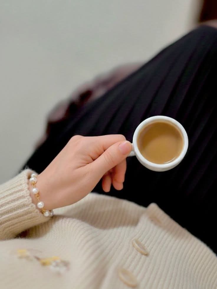 Bir gün biraz da siz çabalayın dedim. İşte o günden sonra kahvemi hep yalnız içtim