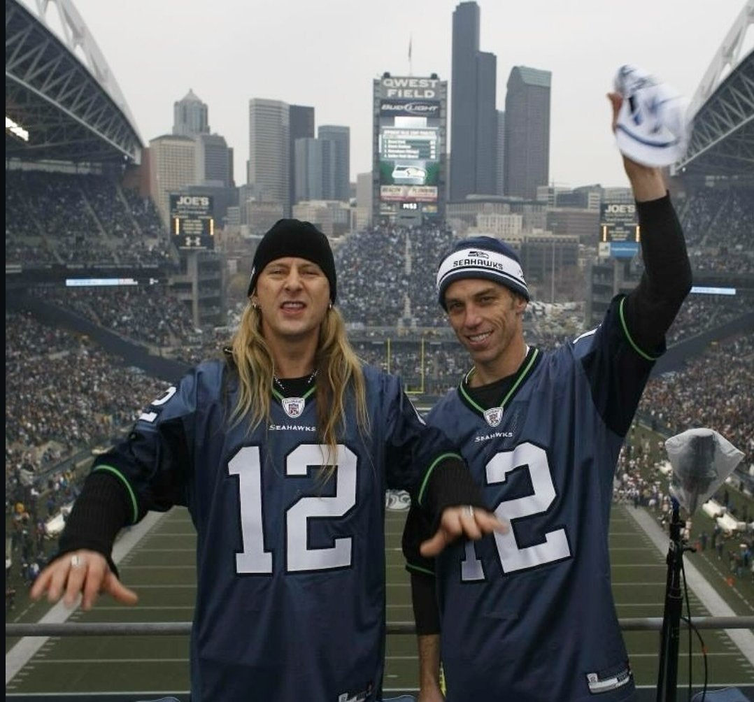 Los Seattle Seahawks se...
El encuentro determinará si llegan al Super Bowl LX.

#jerrycantrell #mattcameron  🦅🏈

facebook.com/share/p/16gzZJ…