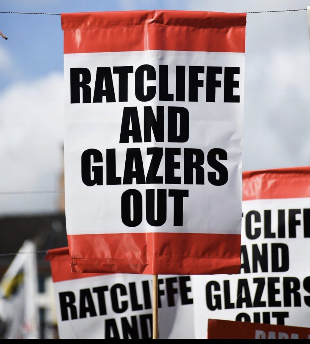 Glazerspissoff's tweet photo. We want our club back #GlazersOut #ineosout #RatcliffeOut @INEOS https://t.co/DlxX4YhsYK