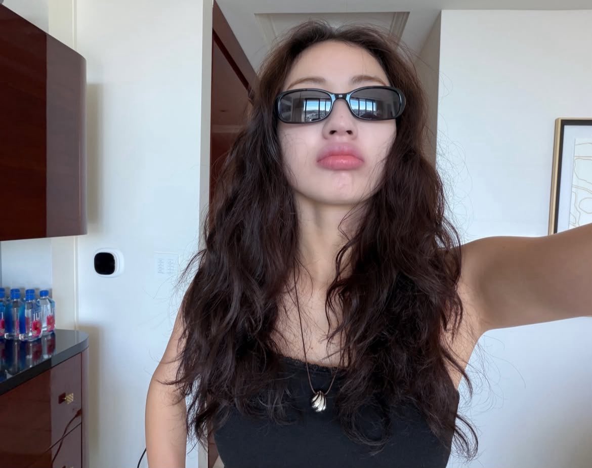 𝒻𝓇ℯ𝒶𝓀𝓎 van | seeing twice | #karentwt tweet media