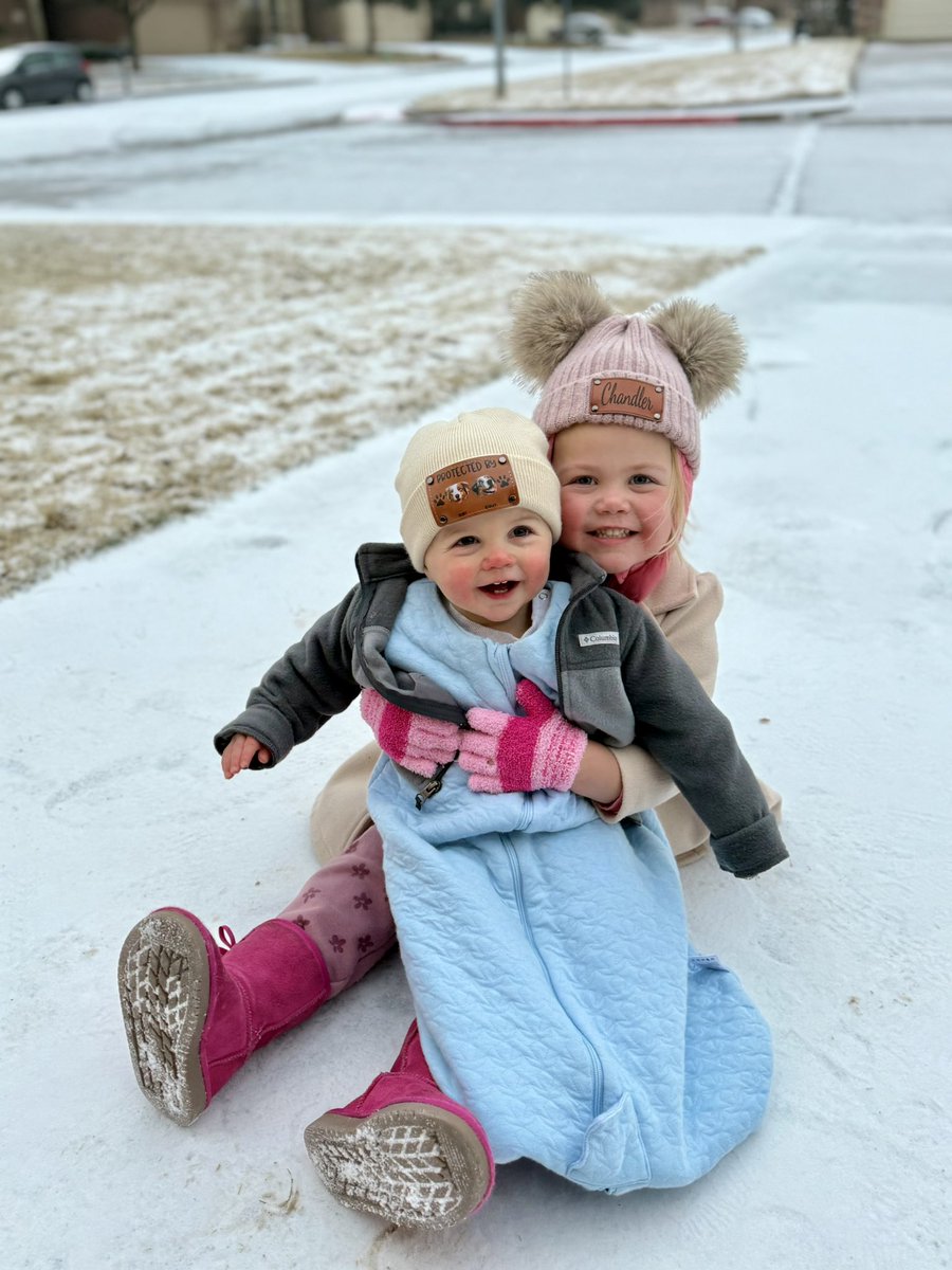 logann_michele's tweet photo. Ice ice babies!! ❄️☃️

Granbury, TX!!
@wfaaweather @wfaaweathertoo 
@wfaa https://t.co/FTocEYtLH4
