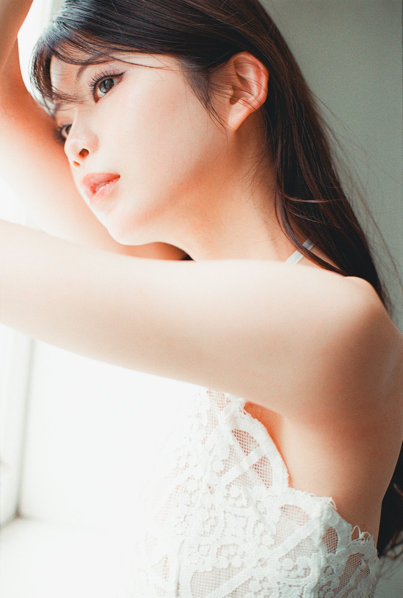 mtbk_tokyo's tweet photo. どうしてもこの一枚に戻ってきてしまう。彼女が最後に残した「おやすみ」のGN投稿だったから。儚さと美しさが静かに重なり合っていて、こんな余韻まで写し取れる人は他にいないと思わされる。

riri

Nikon FM3A
AI Nikkor 50mm f/1.2S https://t.co/xAmqVUfgp6