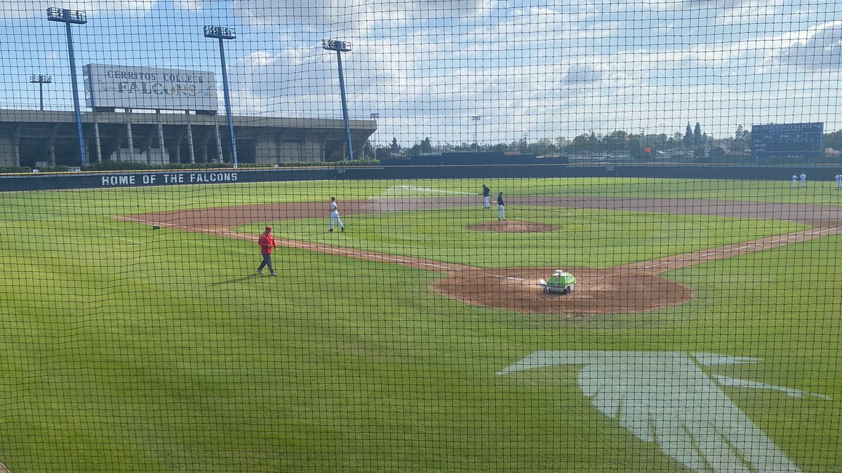 vcedillo5's tweet photo. GAME 2 vs Cerritos. Looking for the sweep. GO EAGLES https://t.co/5mHCC7JCZK