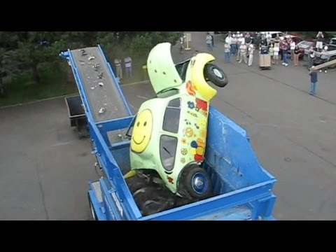 <a href="/R1pper_Doc/">Ripperdoc</a> Tirar al auto y al veneco a esta máquina