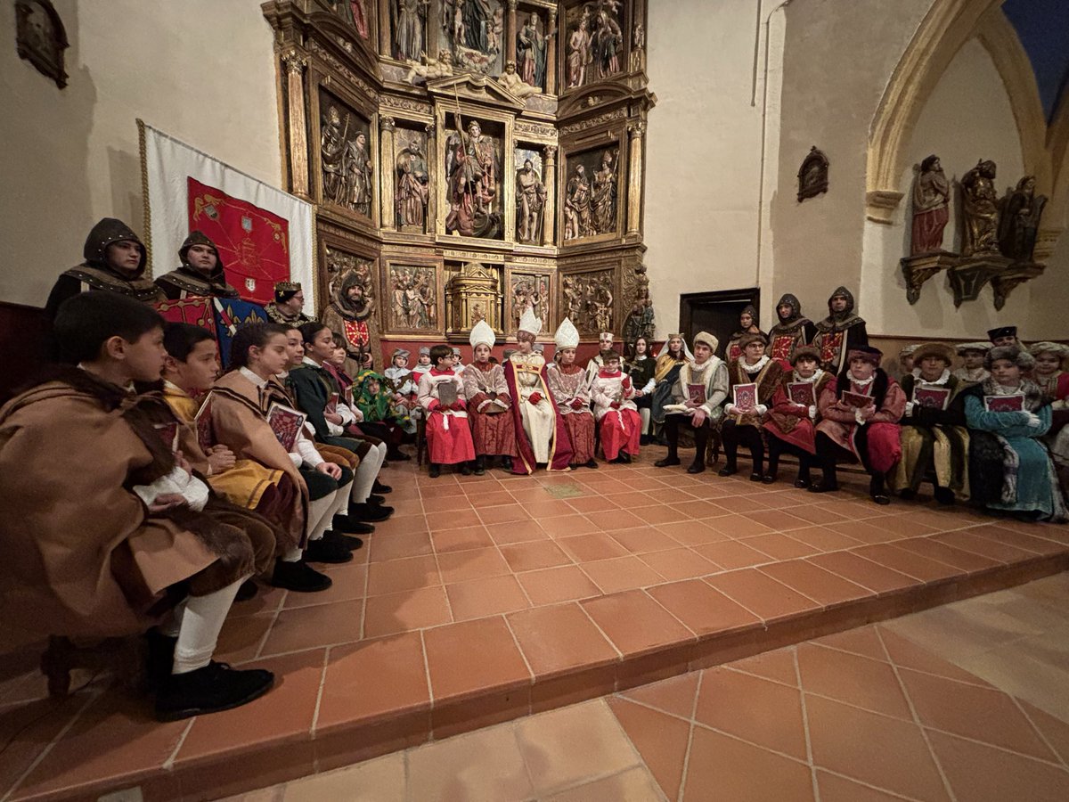 javierremirez's tweet photo. 😃Emocionado tras ver en directo el acto de entronización de la Reina de la Faba 2026 en Arraiza.

🟥⛓️Un acto que también homenajea a nuestro Viejo Reyno y nos hace enorgullecernos de nuestra historia.

👏👏Gracias @reydelafaba @MuthikoAlaiak por la gran organización. https://t.co/AmCGVZRcu4