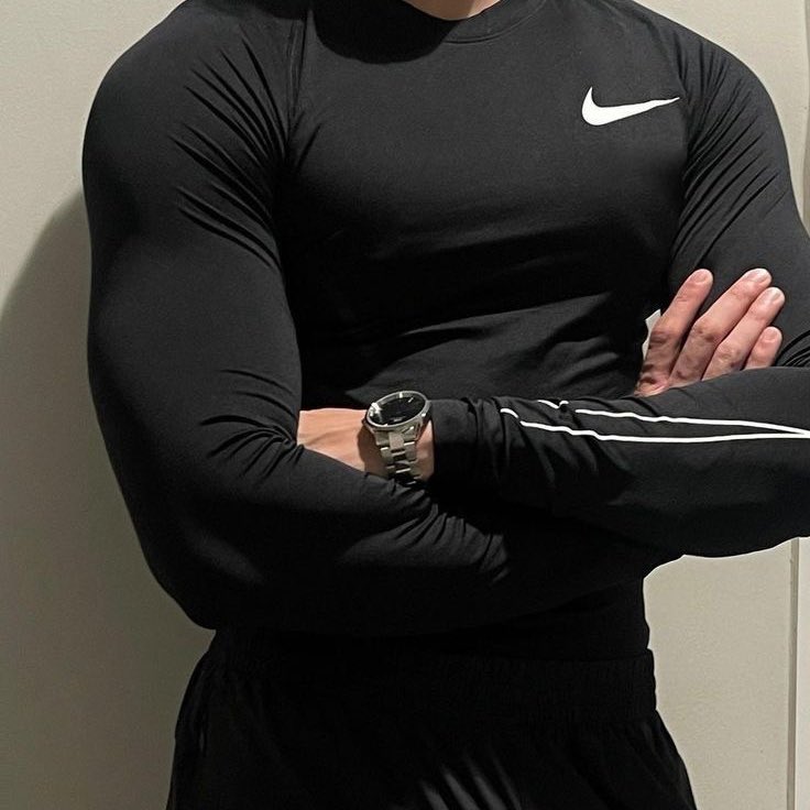 kaanolmaakk's tweet image. şu tshirtler kimseye yakışmıyo ya🤮