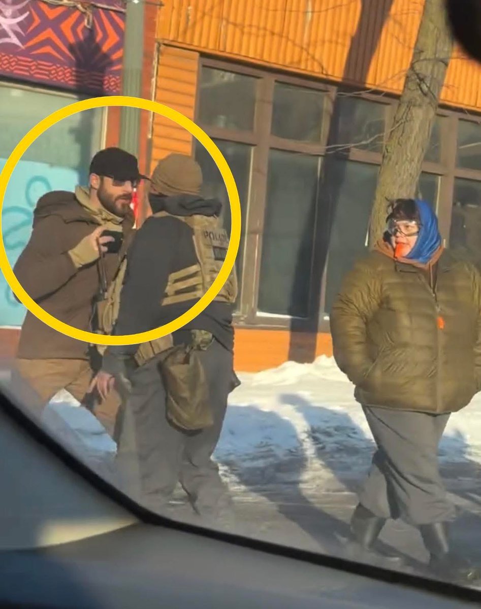 FarmStateSLPC's tweet image. Throwing up the wrong set is a big no no in #Minneapolis 
He got clapped on American Hood Policy

People are surprised ICE is in #Minnesota not me!