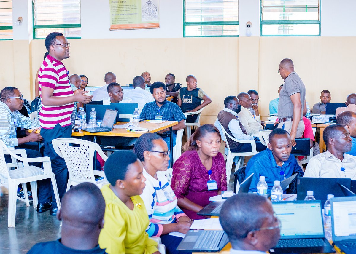 REBRwanda's tweet photo. To open the workshop, the Director of the Teacher Training Unit at REB, @MurasiraGerard, called on participants to safeguard the progress achieved so far and emphasized the need for continued commitment &amp;hard work to sustain gains in digital teaching &amp; professional development. https://t.co/uC1Ye0ybKB