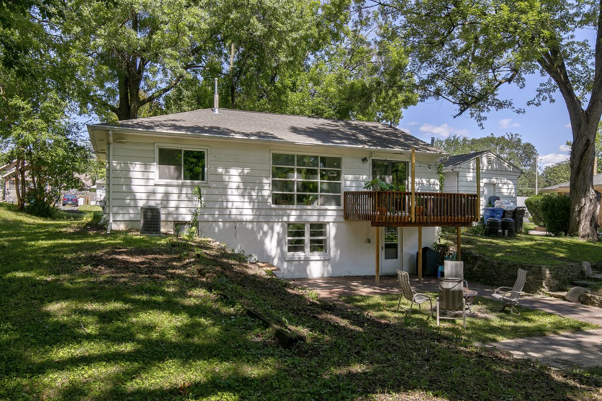 RudeRealty's tweet photo. Sunny and green days will come again, if you're interested in enjoying this amazing backyard at 2736 Payne Rd in the summer, send us a DM for a tour! #ruderealty #desmoines https://t.co/o8ogHKYqRW