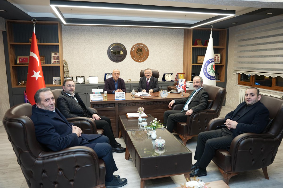 Eğitim-Bir-Sen Tokat 1 Nolu Şube Başkanı Şaban Ceylan'ı ziyaret ettik.

Misafirperverliklerinden dolayı teşekkür ediyor, çalışmalarında kolaylıklar diliyorum.