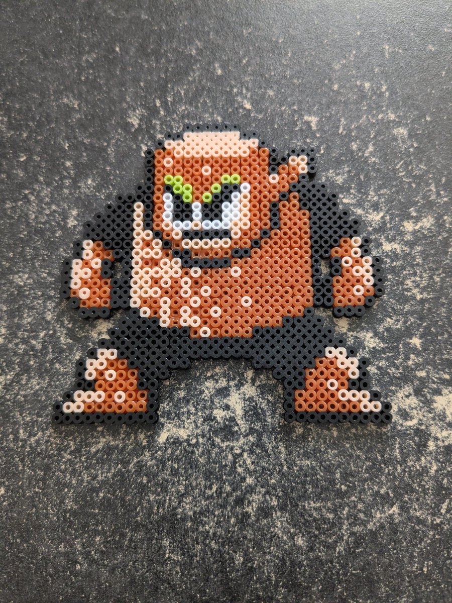 Shingu629's tweet image. 『#ロックマン2』より
ウッドマンです。
その気になればロックバスターのみで撃破可能。だけどあまりオススメは出来ないです。
#アイロンビーズ　#レトロゲーム
#ファミコン　#megaman