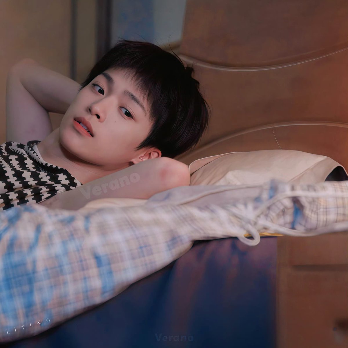 findmyblu_e's tweet image. นอนท่าเดียวกันเลยย แต่จะมีคนนึงหน้าดื้อมาก