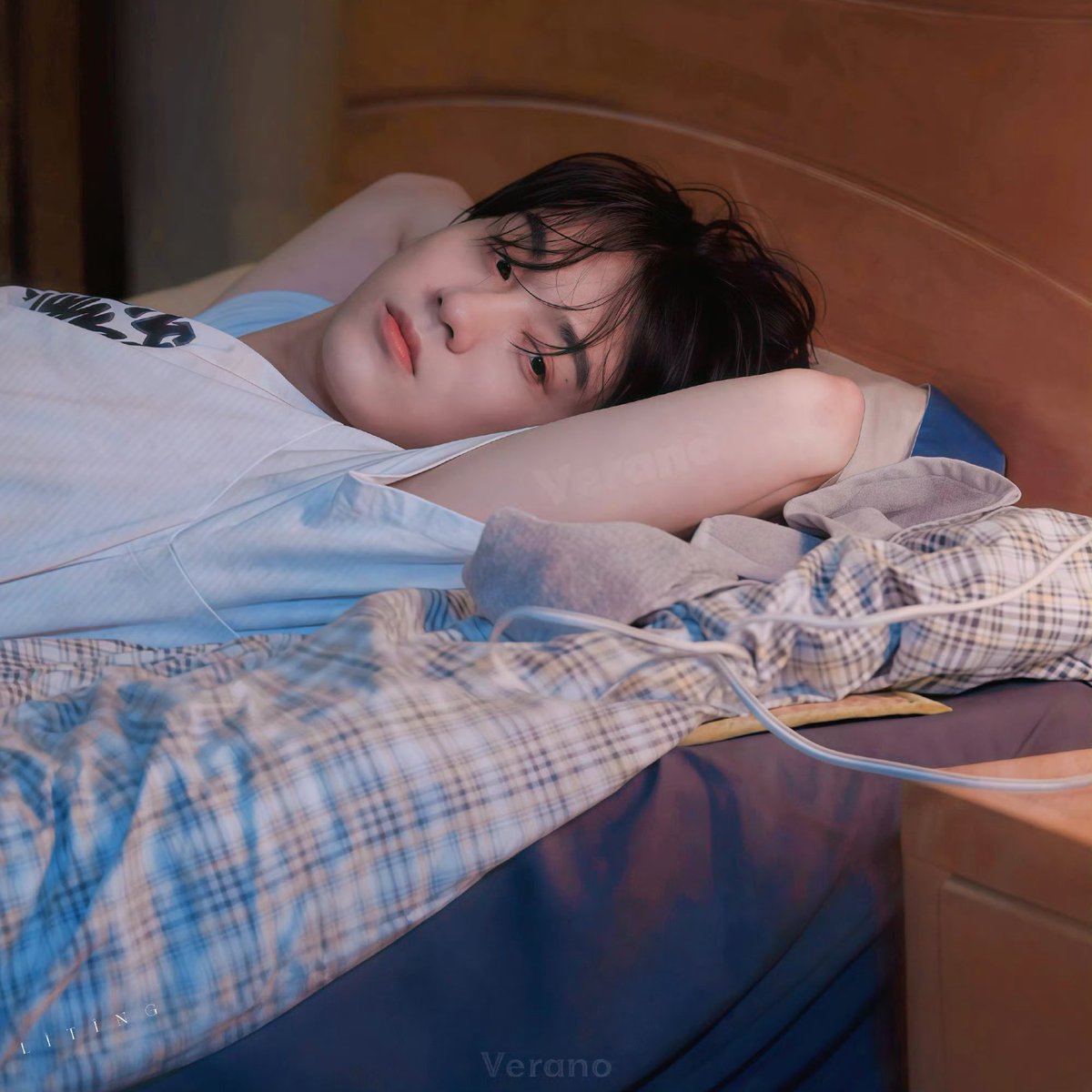 findmyblu_e's tweet image. นอนท่าเดียวกันเลยย แต่จะมีคนนึงหน้าดื้อมาก