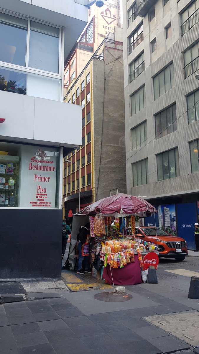 Llegando a Cabinas Luis Moya algun chico para una aventura sexual .