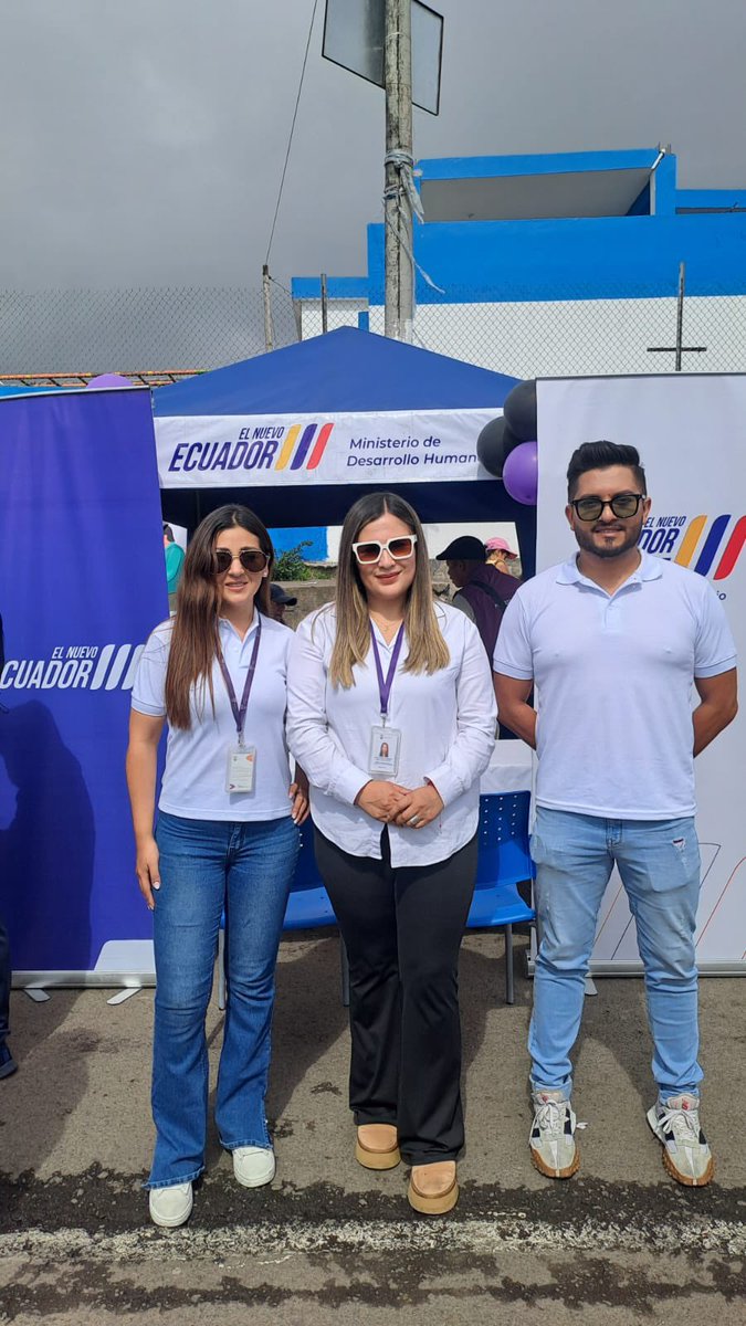 MinTrabajoEc's tweet photo. En las #BrigadasSociales en #Pinllo registramos a la ciudadanía en Encuentra Empleo y socializamos el programa de Migración Circular, que conecta a las personas con oportunidades laborales dentro y fuera del país.
Seguimos trabajando por más empleo en el país. https://t.co/GZ2OqoyGt2