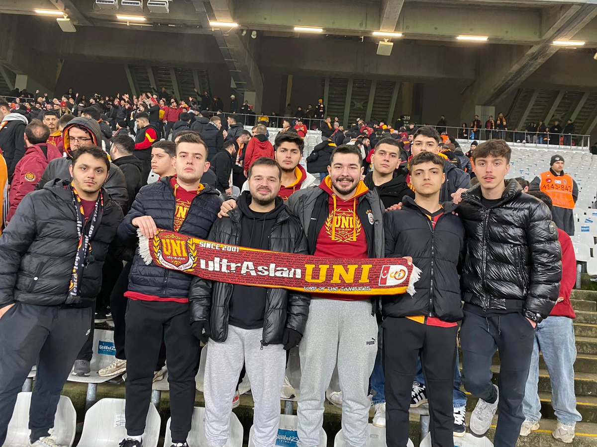 SENİNLE HER YERE GELDİK..!

#ultrAslanUNI #uAUNIBEYKENT
