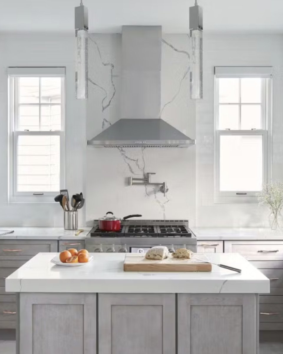 KabinetKingUSA's tweet image. 👑Designed to impress. Built to cook in. 
Your perfect kitchen starts here. 🥰
Get your FREE Quote today!

Featured vendor: @fabuwood

#Kabinetking #Fabuwood #FreeQuote #DreamHome #Home #Kitchen