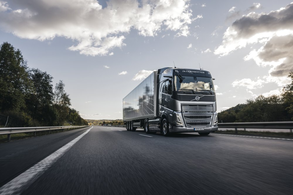 ThomannNFZAG's tweet image. Volvo Trucks bleibt Maßstab für Sicherheit: ⭐⭐⭐⭐⭐ im Euro-NCAP-Rating für den Volvo FH. Sechs Modelle erreichen bereits die Höchstwertung – Sicherheit hat Priorität.

👉 Zur Pressemeldung: ow.ly/c3Zz50Y1Hl8

#passionstattstandard #thomannnutzfahrzeuge #volvotrucks
