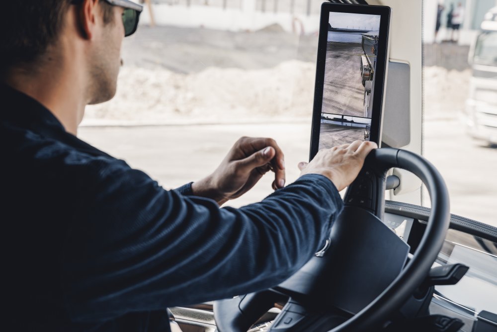 ThomannNFZAG's tweet image. Volvo Trucks bleibt Maßstab für Sicherheit: ⭐⭐⭐⭐⭐ im Euro-NCAP-Rating für den Volvo FH. Sechs Modelle erreichen bereits die Höchstwertung – Sicherheit hat Priorität.

👉 Zur Pressemeldung: ow.ly/c3Zz50Y1Hl8

#passionstattstandard #thomannnutzfahrzeuge #volvotrucks