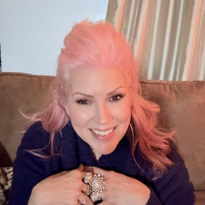 filmshrew's tweet photo. #NewProfilePic https://t.co/ttRhu3GyC9